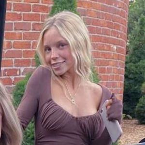 Meet your Posher, Abby